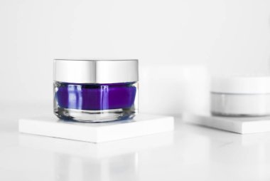 Hassas cilt için güzellik kremi, lüks kaplıca.