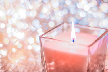 Noel 'de mercan aromalı mum ve yeni yıl ışıltısı geri tepti