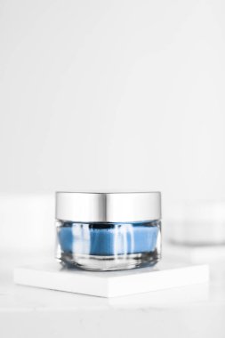 Hassas cilt için güzellik kremi, lüks kaplıca.