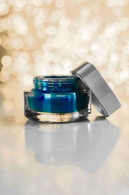 Hassas cilt için güzellik kremi, lüks kaplıca.