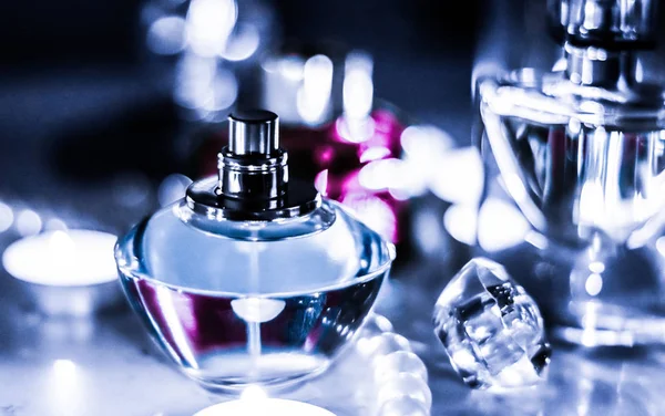 Perfume bottle and vintage fragrance on glamour vanity table at — Stock Photo, Image