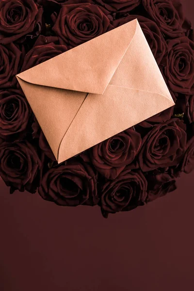 Love letter and flowers delivery on Valentines Day, luxury bouqu