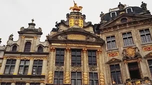 Ruas de Bruxelas, capital da Bélgica, arquitectura europeia e edifícios históricos — Vídeo de Stock