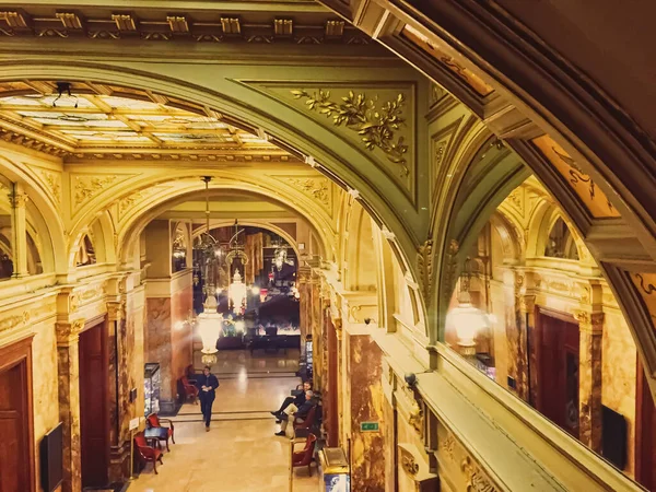 Design d'intérieur de luxe de l'hôtel 5 étoiles Metropole à Bruxelles, Belgique — Photo