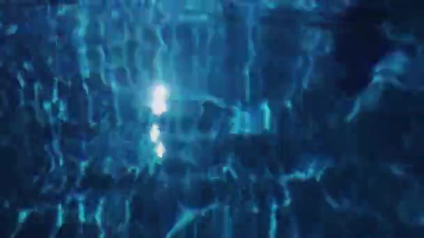 Blu acqua limpida in piscina estiva al tramonto, sott'acqua e viaggi — Video Stock