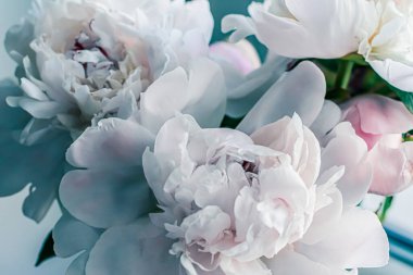 Çiçek buketi lüks bir çiçek arka planı, düğün dekorasyonu ve markalaşma.