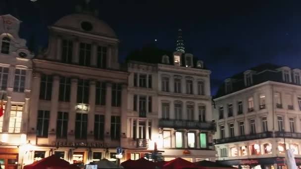 Widoki nocne na Brukselę, Belgię, architekturę i zabytkowe budynki — Wideo stockowe