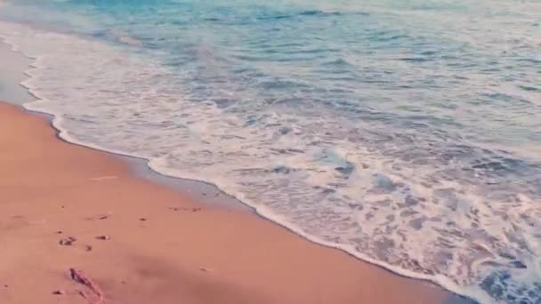 Beautiful ocean waves on sandy beach, vacation travel and summer holiday destination — Stock Video