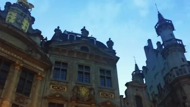 Δρόμοι των Βρυξελλών, η πρωτεύουσα του Βελγίου, αρχιτεκτονική και ιστορικά κτίρια το βράδυ — Αρχείο Βίντεο