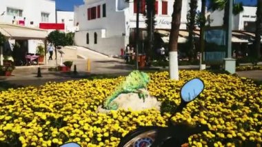 Marina Yat Kulübü Bodrum, şehir merkezinin sokakları ve manzarası.