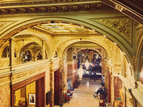 Design d'intérieur de luxe de l'hôtel 5 étoiles Metropole à Bruxelles, Belgique — Photo