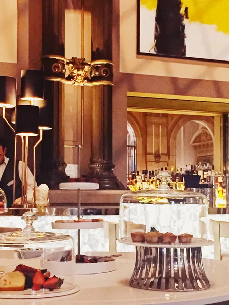 Luxury interior design of Hilton Opera hotel in Paris, France — Stock Photo, Image