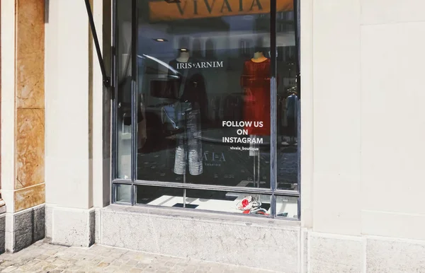 Luxury boutique store on Bahnhofstrasse in Zurich, Switzerland, main downtown street in the city center — Stock Photo, Image