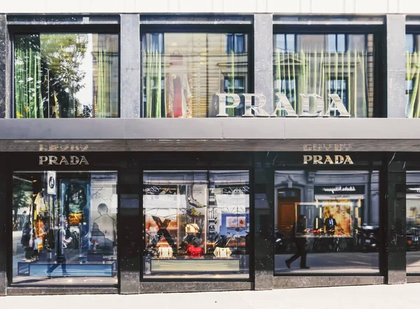 Loja boutique de luxo na Bahnhofstrasse em Zurique, Suíça, principal rua do centro da cidade — Fotografia de Stock