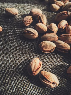 Kırsal keten arka planda fıstıklar