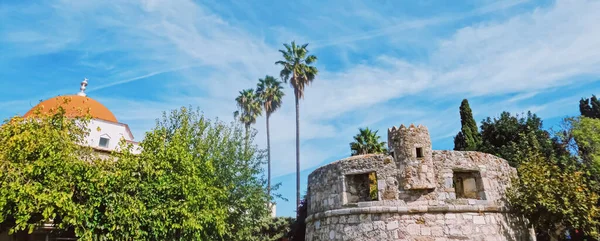 Yunanistan 'daki Kos Adası' nın antik sokaklarında mimari ayrıntılar, seyahat ve geziler — Stok fotoğraf