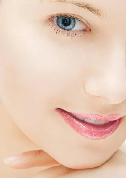 Beauty face close-up of young woman, blonde hair and chic make-up for skincare and haircare brand — Stock Photo, Image
