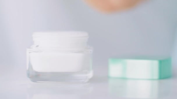 Bio-Pflegeprodukt, Gesichtscreme oder Körperlotion für gesunde Hautpflege, Wellness-Kosmetik und Beauty-Marke — Stockvideo