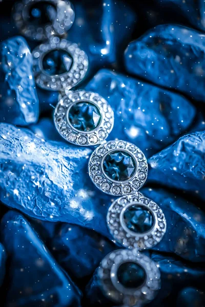 Pulsera de diamantes de lujo, joyería y marca de moda —  Fotos de Stock