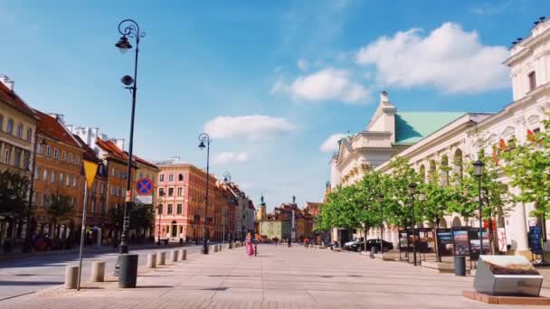 Puste ulice Starego Miasta podczas zamknięcia spowodowane pandemią koronawirusu — Wideo stockowe