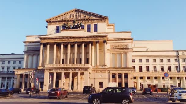 Opera Narodowa o zachodzie słońca, zabytkowy budynek Teatru Wielkiego i Opery — Wideo stockowe