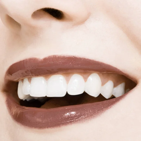 Perfect smile and healthy white natural teeth, happy smiling for dental and beauty — Stock Photo, Image