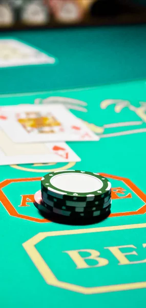Гра в карти казино, азартні ігри — стокове фото