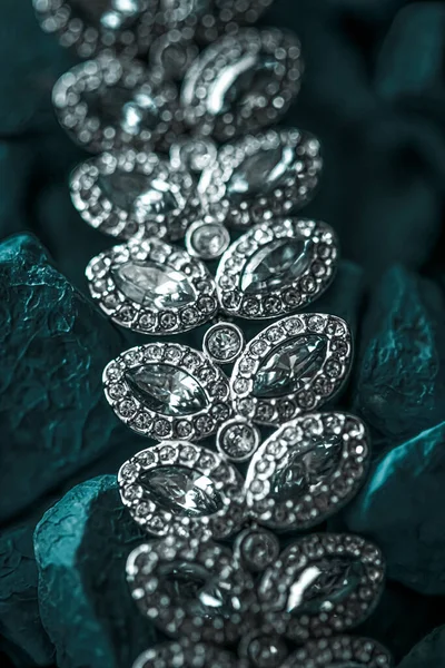 Pulseira de diamante de luxo, jóias e marca de moda — Fotografia de Stock