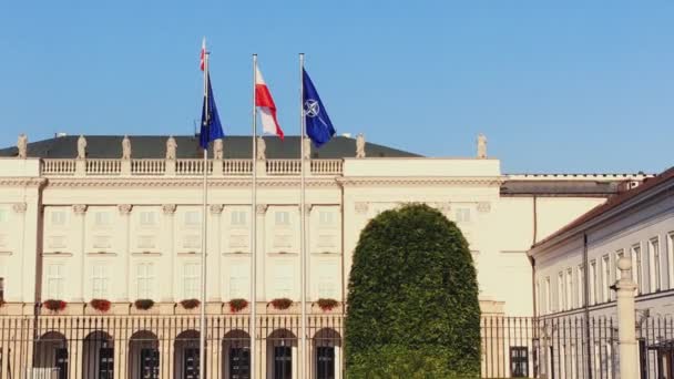 Präsidentenpalast und historische Gebäude in der Altstadt bei Sonnenuntergang — Stockvideo