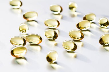 Sağlıklı beslenme için Omega 3 balık yağı kapsülleri, ilaç markası, probiyotik ilaç hapları sağlık hizmetleri için veya ilaç endüstrisi için ilave ürünler