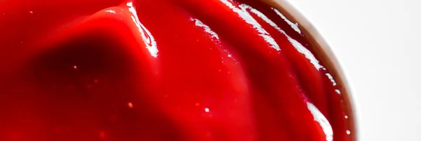 有機ケチャップ、トマトソースの閉じ方、食品の背景と自家製レシピ — ストック写真