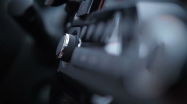 Yakın çekim. El araba 4k içinde birim roller iplik yavaş Mo