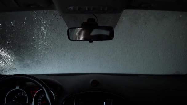 Timelapse, reis door een automatische carwash, schieten vanuit de salon. 4k slow mo — Stockvideo