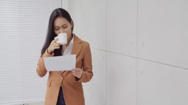 Business Woman Drink Hot Coffee Relax Time Job — Stock Video