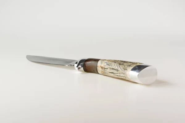 Cuchillo Caza Con Mango Hueso Aislado Sobre Fondo Blanco —  Fotos de Stock