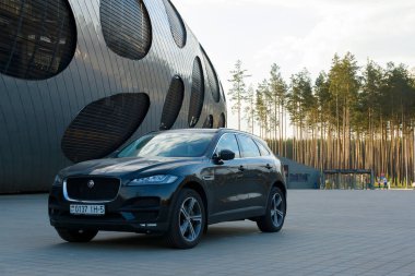 Borisov, Beyaz Rusya - 09 Mayıs 2018: güçlü araba park yerinde