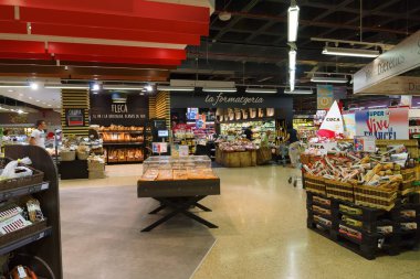 Andorra la Vella, Andorra - 14 Ağustos 2017: Andorra en küçük ticaret vergi ile ülkedir. Bir turist ve Avrupa'nın ticaret merkezi.