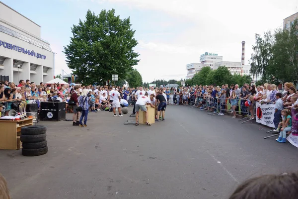Borisov Biélorussie Juillet 2016 Les Gens Célèbrent Cinquième Anniversaire Complexe — Photo