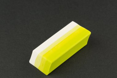 iki sesi Lastik yıkama yakın temiz arka plan üzerinde