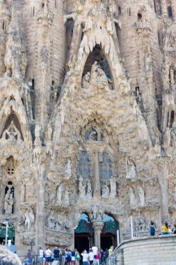 Barselona, İspanya - 17 Ağustos 2017: Sagrada Familia Katalan mimar Antoni Gaudi tarafından tasarlanan Barselona 'daki büyük bir Roma Katolik kilisesi.