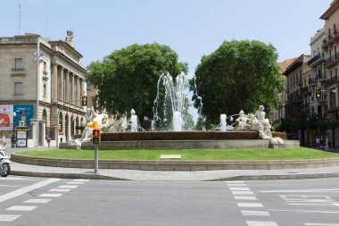 Tarragona, İspanya - 10 Ağustos 2018 - Tarragona İspanya 'nın kuzeydoğusunda, Akdeniz kıyısında, Costa Daurada' da bulunan bir liman şehridir..