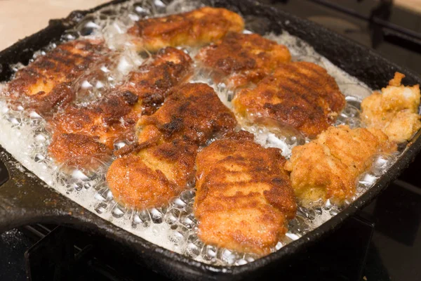 Cooking nuggets from fresh chicken meat — Stock Photo, Image