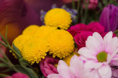 Güzel Bahçe çiçekleri buket