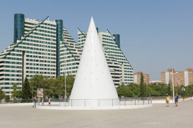 Valencia Ispanya 'nın en büyük ve canlı şehirlerinden biridir