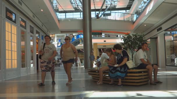 Burgas Bulgaria Junio 2016 Burgas Mall Galleria Mayor Centro Comercial — Vídeo de stock