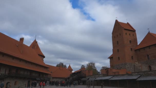 Trakai Lituania Octubre 2016 Castillo Trakai Los Lagos Visitado Por — Vídeo de stock