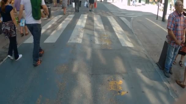 Andorra Vella Andorra Ağustos 2017 Andorra Sokakları Turistler Yerlilerle Dolu — Stok video