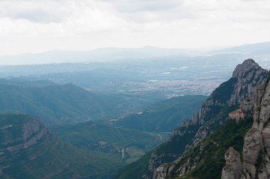 geniş dağlık arazi ile manzara