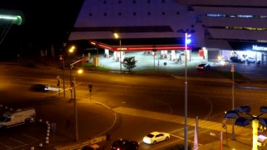 Moskova, Rusya - 11 Ağustos 2019: zaman atlamalı Moskova gece sokakları arka ışık ile. Moskova Rusya Federasyonu başkenti.