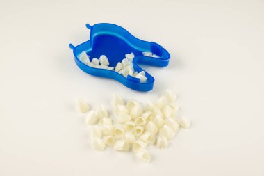 Yapay Geçici Diş Kronları